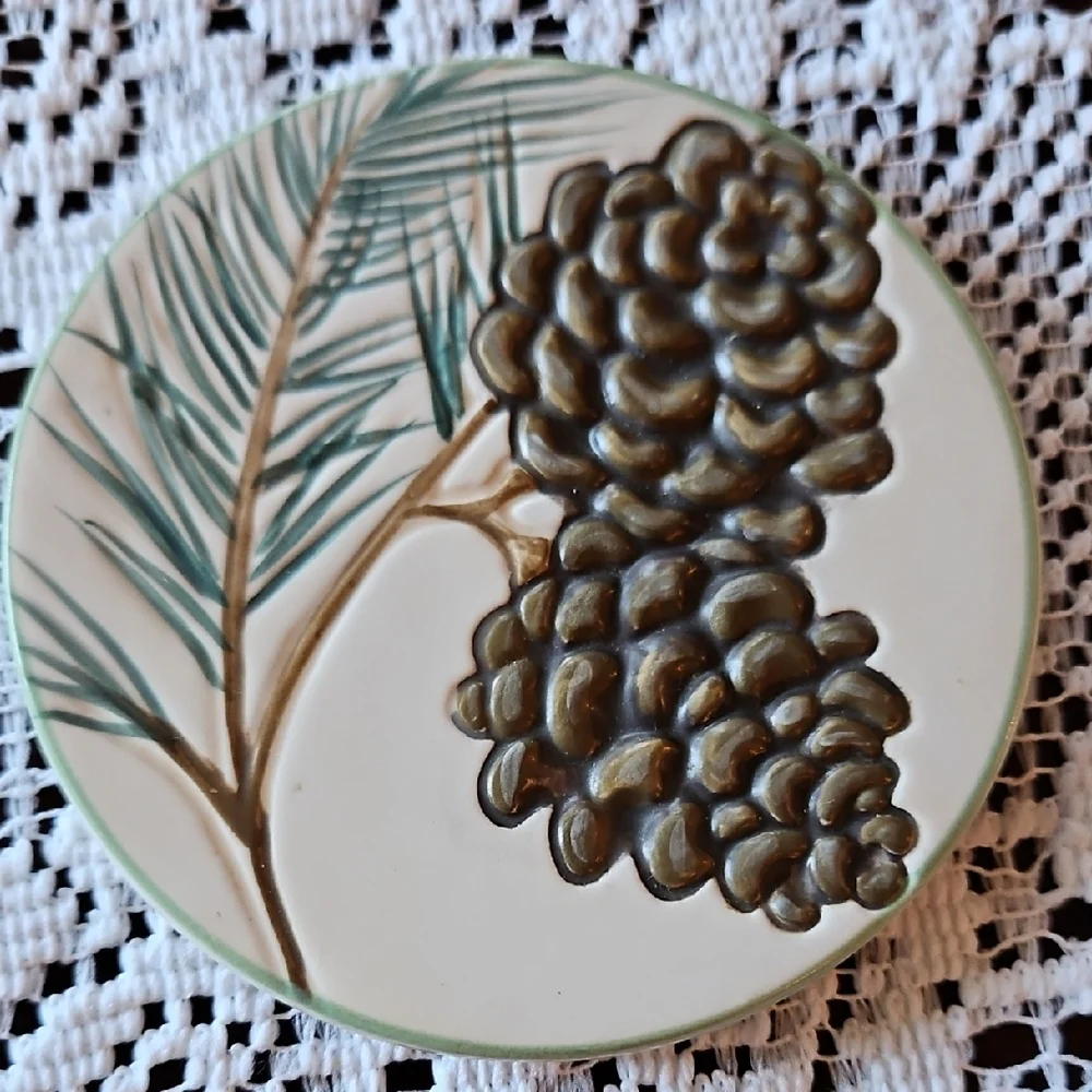 Set of 7 Beautiful Embossed Ceramic Coasters Pinecones, Holly & Berries, Birds
